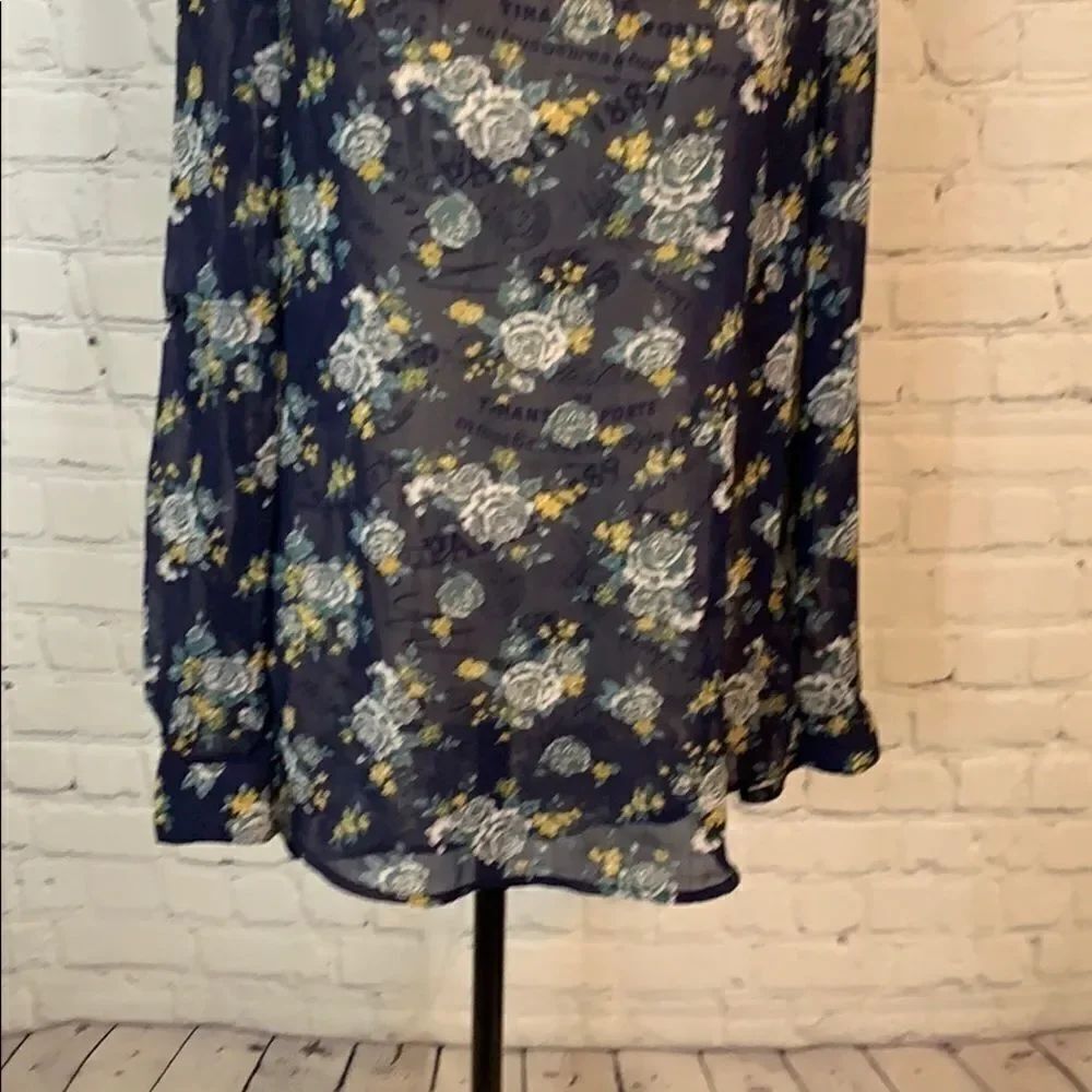 Mossimo/ blouse / size Small - Picture 3 of 7